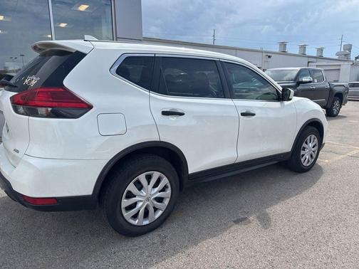 Glacier White 2017 Nissan Rogue S