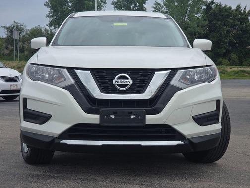 Glacier White 2017 Nissan Rogue S