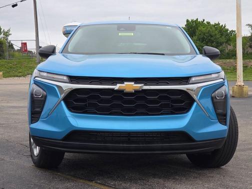 Marina Blue Metallic 2025 Chevrolet Trax LS
