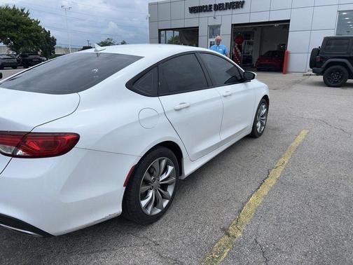 Bright White Clearcoat 2016 Chrysler 200 S