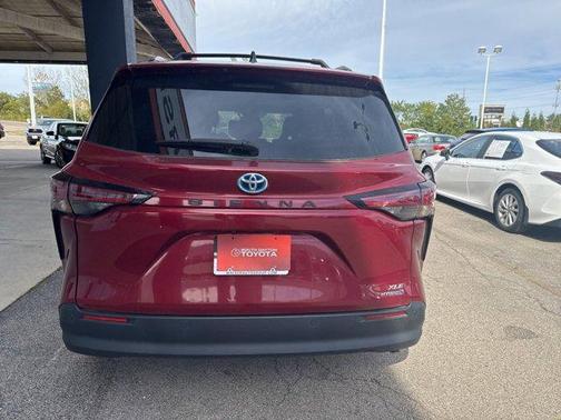 2021 Toyota Sienna XLE