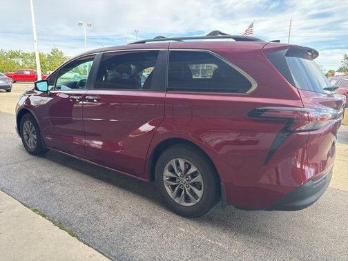 2021 Toyota Sienna XLE