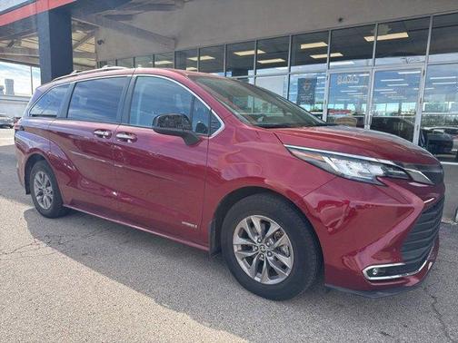 2021 Toyota Sienna XLE