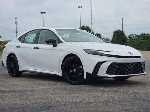 Ice Cap 2026 Toyota Camry SE