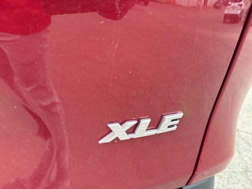 Pearl 2023 Toyota RAV4 XLE