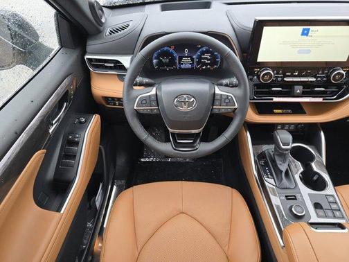 2026 Toyota Highlander Platinum