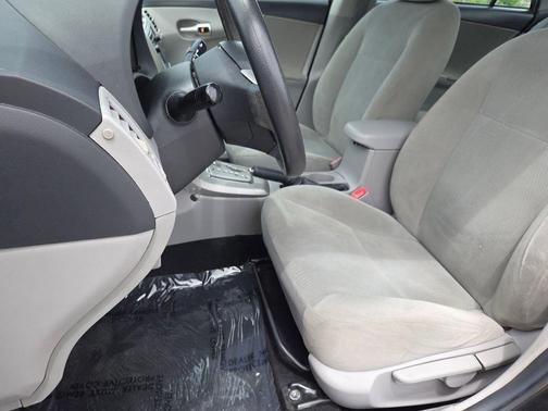 Black 2013 Toyota Corolla LE
