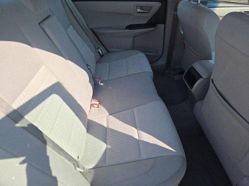 2017 Toyota Camry Hybrid SE