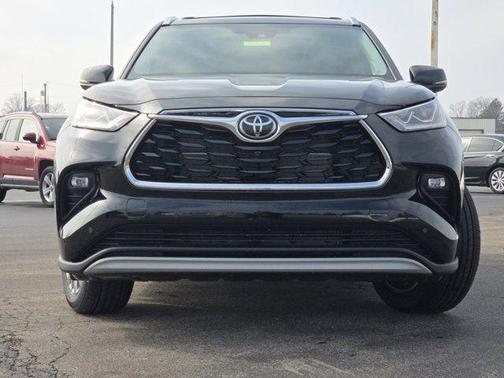 2026 Toyota Highlander Hybrid Platinum