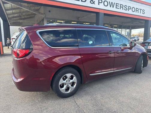 2017 Chrysler Pacifica Touring-L Plus