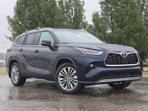 2025 Toyota Highlander Platinum