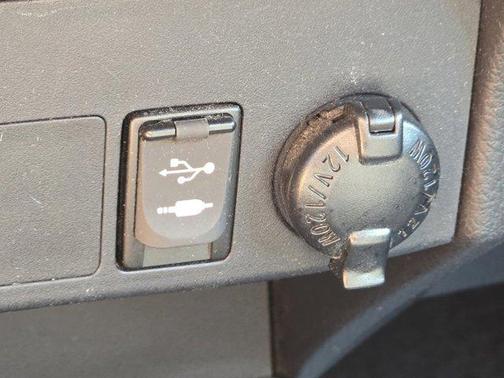 2017 Toyota RAV4 Hybrid SE