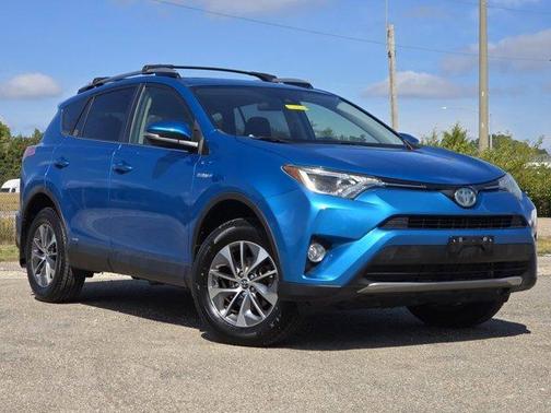 2017 Toyota RAV4 Hybrid SE