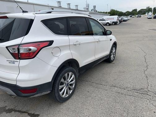 White Platinum Clearcoat Metallic 2017 Ford Escape Titanium