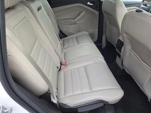 White Platinum Clearcoat Metallic 2017 Ford Escape Titanium