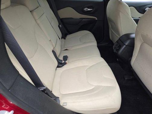 Deep Cherry Red Crystal Pearlcoat 2015 Jeep Cherokee Latitude