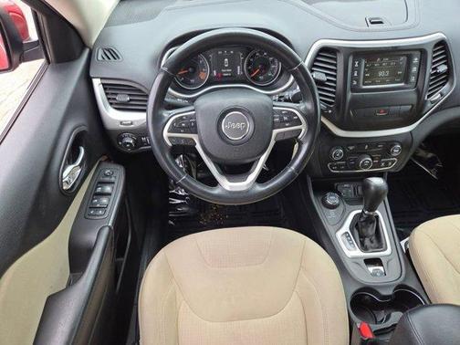 Deep Cherry Red Crystal Pearlcoat 2015 Jeep Cherokee Latitude