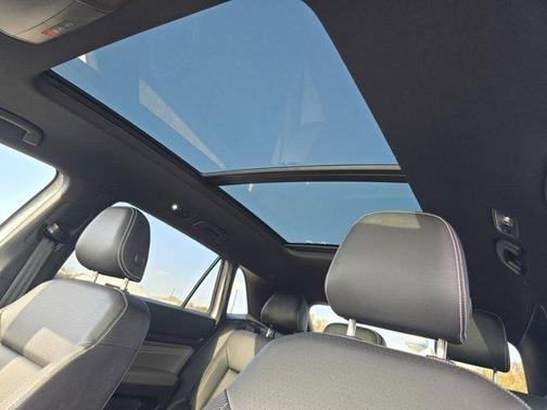 2023 Volkswagen Atlas Cross Sport 3.6L V6 SEL R-Line