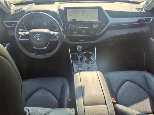 2024 Toyota Highlander Platinum