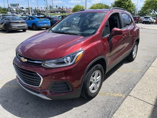 Crimson Metallic 2022 Chevrolet Trax LT