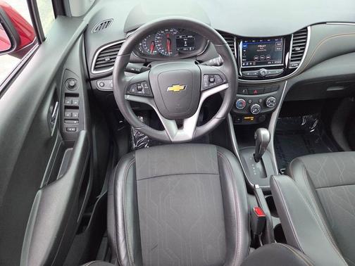 Crimson Metallic 2022 Chevrolet Trax LT