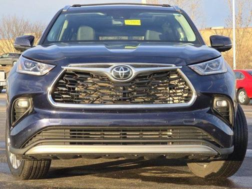 2025 Toyota Highlander Platinum