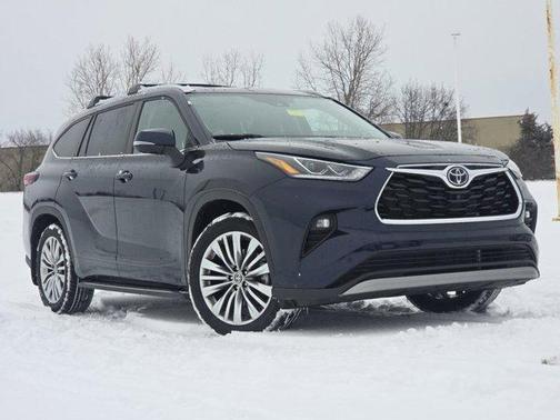 2025 Toyota Highlander Platinum