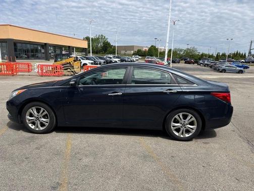 Pacific Blue Pearl 2011 Hyundai SONATA Limited