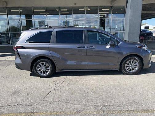 2023 Toyota Sienna XLE