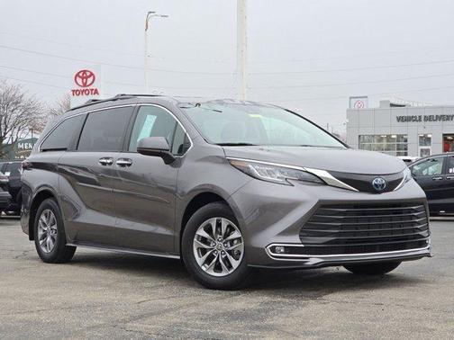 2023 Toyota Sienna XLE