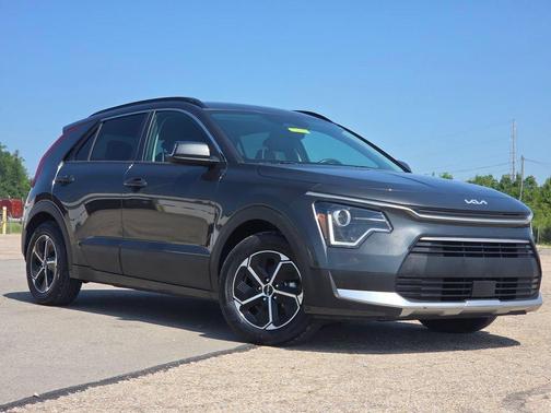 Graphite Gray 2023 Kia Niro EX