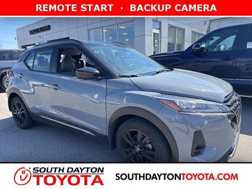 Gray/Super Black 2024 Nissan Kicks SR