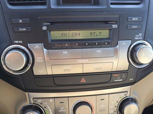 2012 Toyota Highlander SE