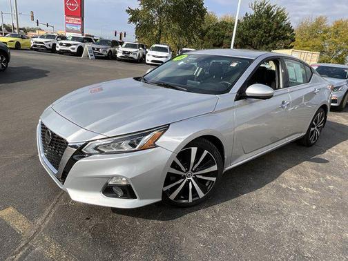 2022 Nissan Altima SR Intelligent AWD