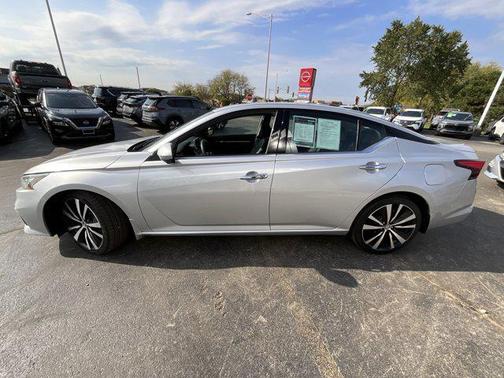 2022 Nissan Altima SR Intelligent AWD
