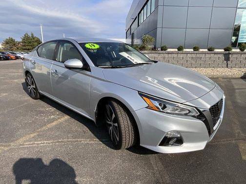 2022 Nissan Altima SR Intelligent AWD