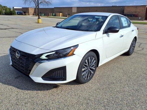 2025 Nissan Altima SV FWD