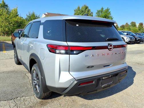 2025 Nissan Pathfinder S 4WD