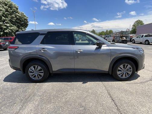 2024 Nissan Pathfinder S 4WD
