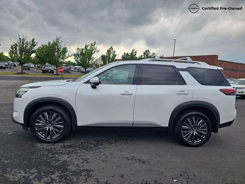 Everest White Pearl Tricoat 2025 Nissan Pathfinder SL 4WD