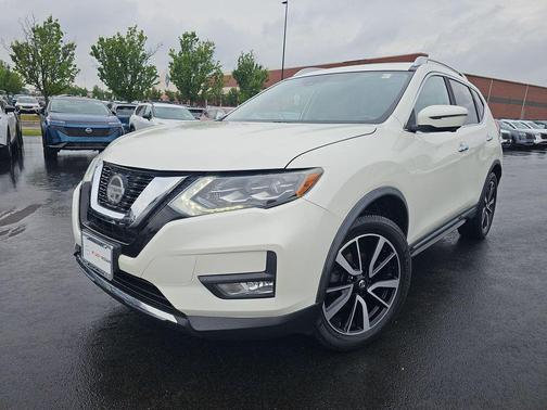Pearl White 2018 Nissan Rogue SL