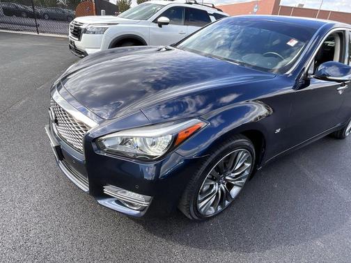 2019 INFINITI Q70 3.7X LUXE