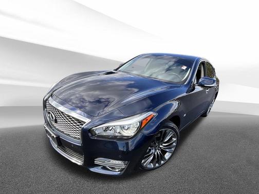 2019 INFINITI Q70 3.7X LUXE