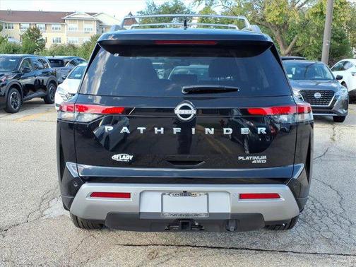 2025 Nissan Pathfinder Platinum 4WD