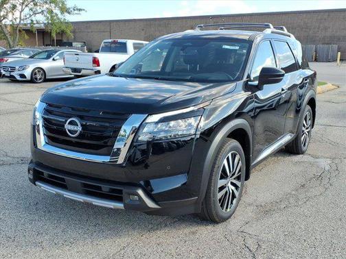 2025 Nissan Pathfinder Platinum 4WD