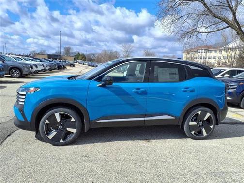 2025 Nissan Kicks SR