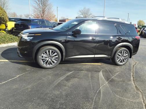 2025 Nissan Pathfinder SL 4WD