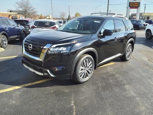 2025 Nissan Pathfinder SL 4WD