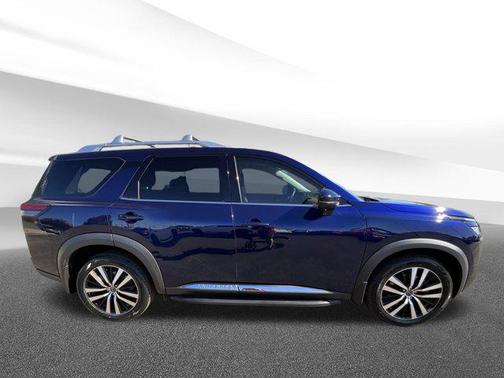 2023 Nissan Pathfinder Platinum 4WD