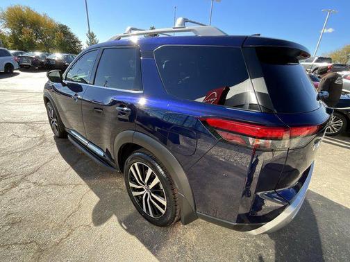 2023 Nissan Pathfinder Platinum 4WD